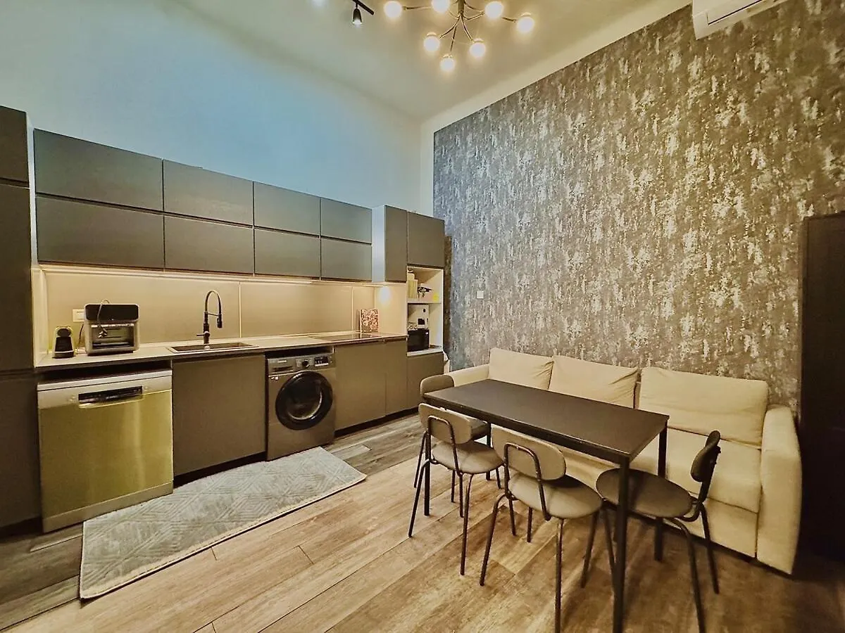 Exclusive Central Residence - Modern 1Br Budapest
